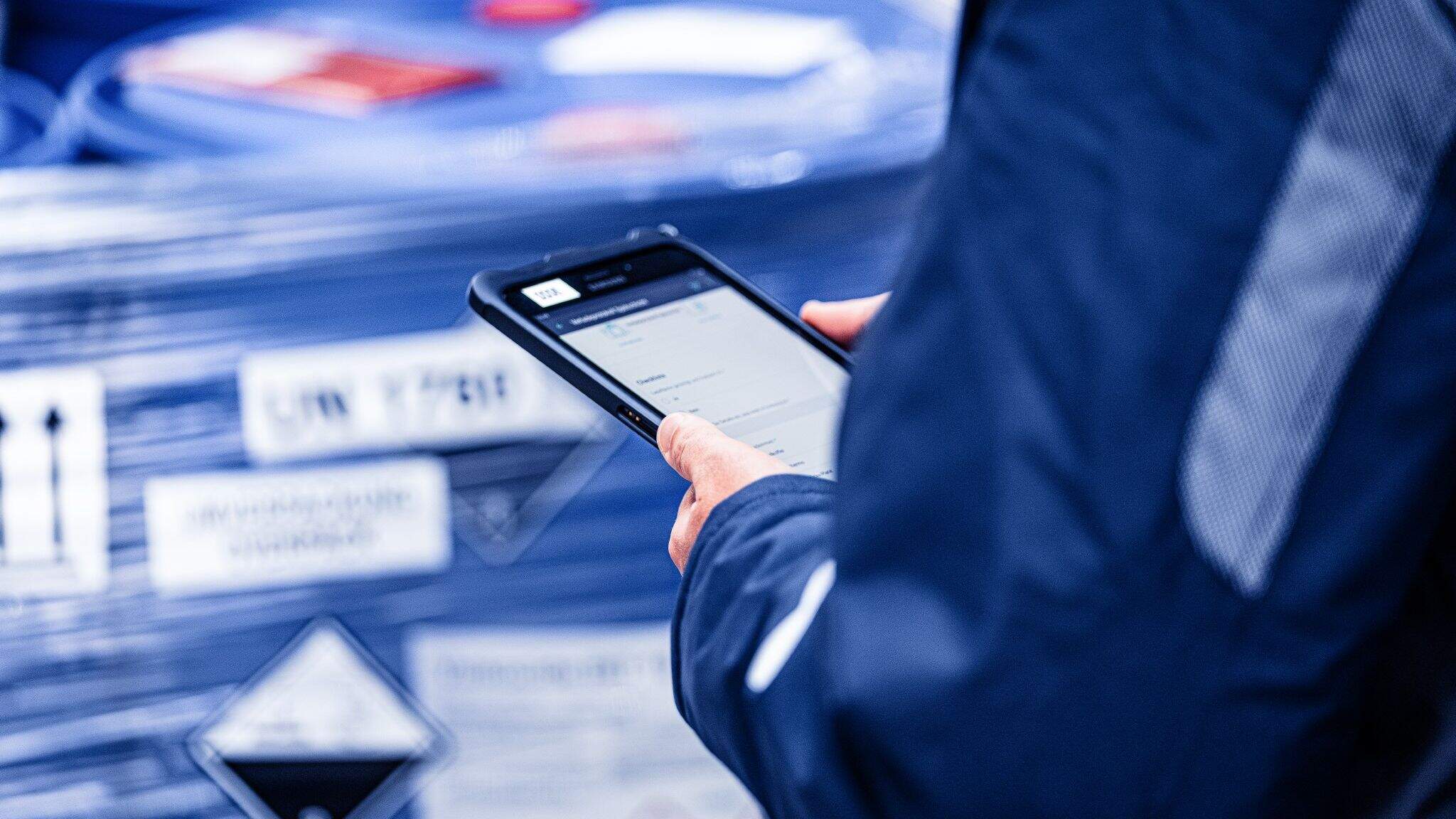 Zaměstnanci společnosti DACHSER již během kr&aacute;tk&eacute; doby pomoc&iacute; sv&yacute;ch tzv. „smaps“ samostatně vylepšili řadu rutinn&iacute;ch logistick&yacute;ch procesů.